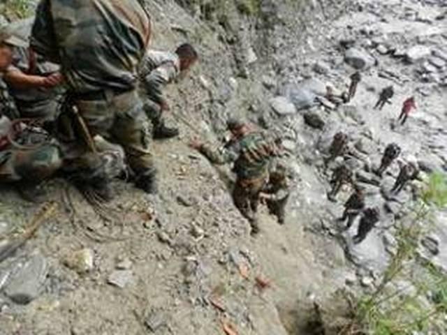 केदारनाथ धाम के लिए सेना ने खोला नया रास्ता केदारनाथ धाम के लिए सेना ने खोला नया रास्ता