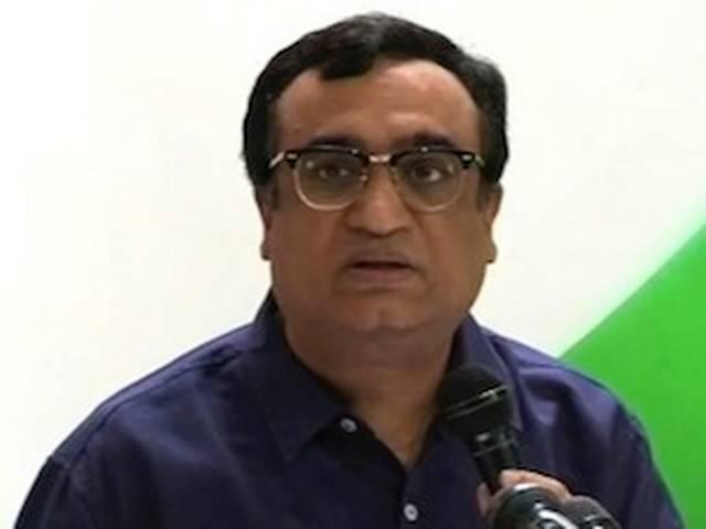 मोदी के 'बुर्के' से बौखलाई कांग्रेस का चौतरफा हमला मोदी के ‘बुर्के’ से बौखलाई कांग्रेस का चौतरफा हमला