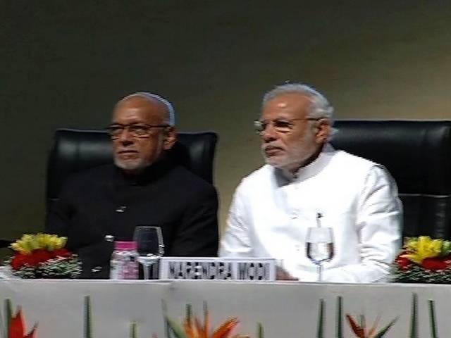 ABP LIVE: उत्तरी पेरिस में दिखे दोनों हमलावर abp_live