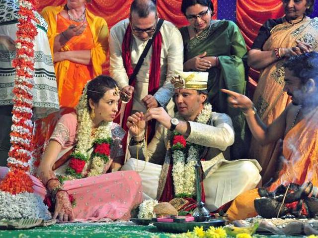 भारतीय दर्शन से प्रभावित हुआ यूक्रेनी फुटबॉलर, अपनी पत्नी से फिर से की शादी Ukraine footballer
