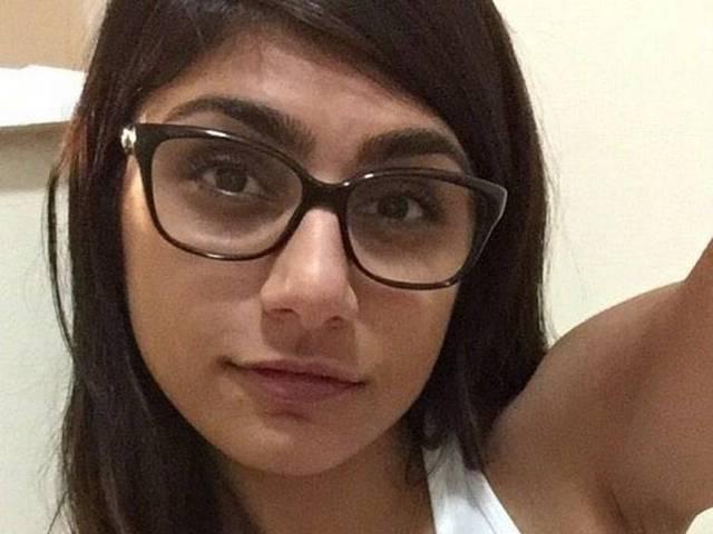नंबर वन पॉर्न स्टार को उनके पेशे की वजह से मिल रही है 'सर कलम करने की धमकी' mia khalifa_porn star_