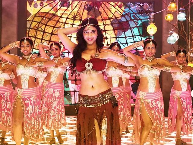 मूवी रिव्यू: नए पैकेट में बहुत पुराना माल है 'तेवर' Movie Review Tevar