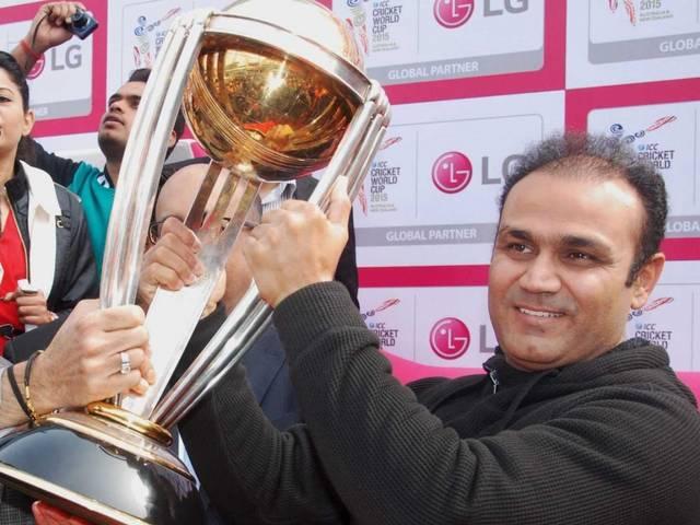 विश्व कप ट्रॉफी और ‘विशिंग बैट’ का प्रदर्शन, सहवाग ने दी टीम इंडिया को शुभकामनाएं sehwag