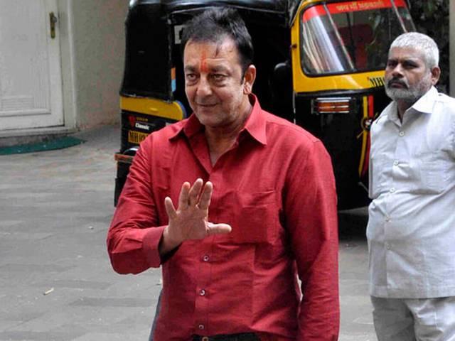 छुट्टी कैंसिल होने पर मीडिया पर भड़के संजय दत्त sanjay dutt