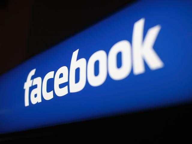 सोशल मीडिया में फेसबुक टॉप पर : सर्वे facebook_
