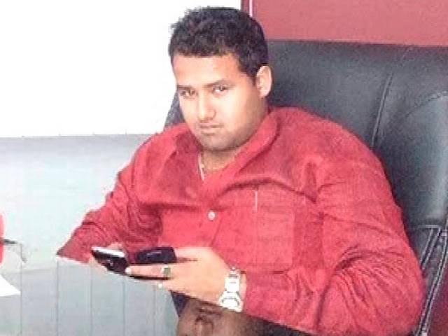 ये है नोएडा का चौकीदार, सैलरी 20 हजार, संपत्ति करोड़ों में Crorepati watchman