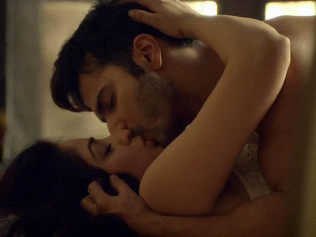 बदलापुर: एक फिल्म और दो लिप-लॉक्स badlapur: yami gautam and varun dhawan’s lip lock