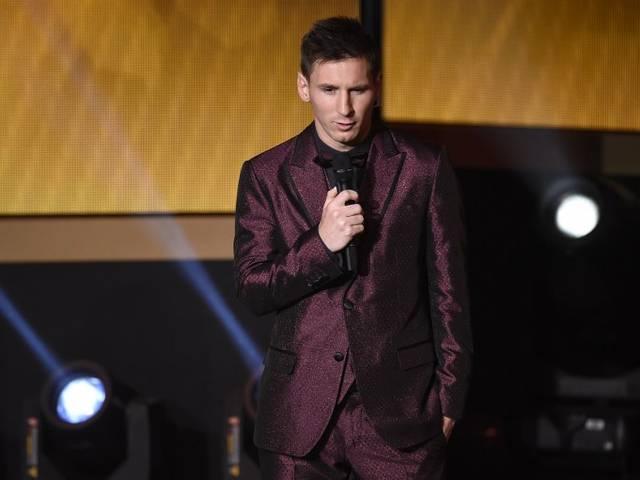 मेसी ने स्वीकार किया, छोड़ सकते हैं बार्सीलोना Messi admits he could leave Barcelona
