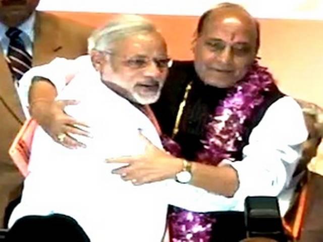 गुजरात दंगों के लिए मोदी जिम्मेदार नहीं: राजनाथ गुजरात दंगों के लिए मोदी जिम्मेदार नहीं: राजनाथ