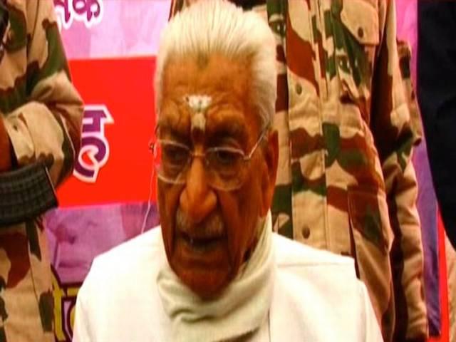 अशोक सिंघल ने भी 4 बच्चे पैदा करने की वकालत की ashok_singhal_het_involves_in_4_children_controversy