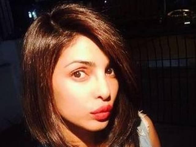 प्रियंका का नया हेयरस्टाइल Priyanka Chopra Gets a New Hairstyle