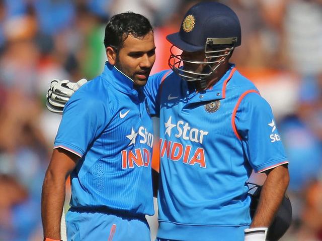 रोहित जानता है कि पारी कैसे संवारनी है: धोनी rohit_dhoni