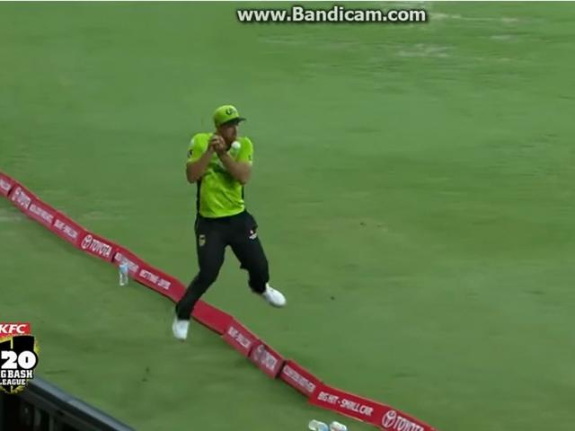 एक कैच जिस पर मचा बवाल! catch or six