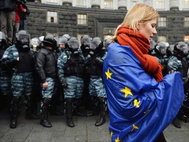 यूक्रेन में विद्रोहियों व सुरक्षा बलों के बीच संघर्ष, 14 मरे ukraine: clash between rebels and security forces kill 14