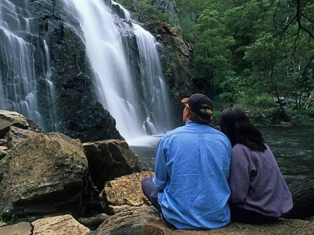 'मुझे अपने पिता के बच्चे की मां बनना है!' Teenager who has been dating her FATHER for two years