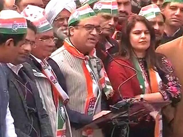 अजय माकन ने किरन बेदी और केजरीवाल को बताया अवसरवादी maken_on_kejri_kiran