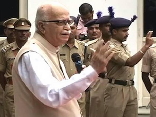 आखिर मान गए आडवाणी, अब जपेंगे नमो मंत्र? आखिर मान गए आडवाणी, अब जपेंगे नमो मंत्र?