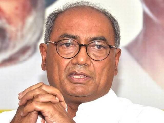किरन ने एक साल पहले तक बीजेपी की आलोचना की थी: दिग्विजय Kiran Bedi was critical of BJP just a year ago, says Digvijay Singh
