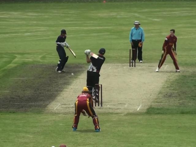 एक गेंद और घायल हो गए तीन खिलाड़ी Three players injured in one delivery