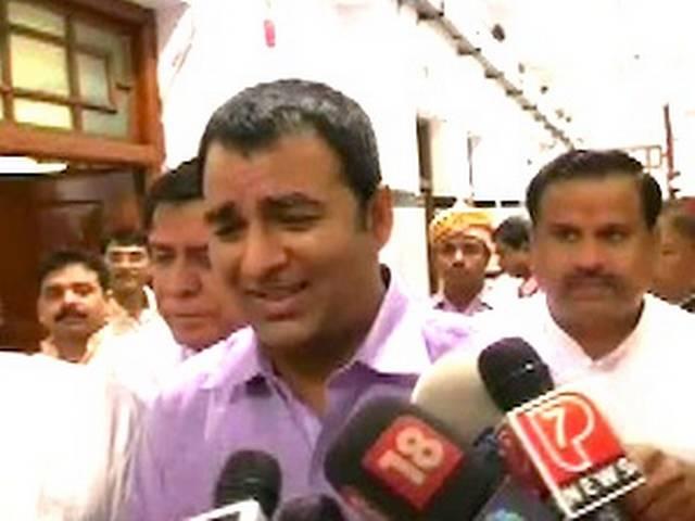 मुजफ्फरनगर: बीजेपी विधायकों की गिरफ्तारी संभव मुजफ्फरनगर: बीजेपी विधायकों की गिरफ्तारी संभव