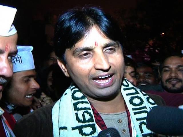 बीजेपी के कार्यकर्ता अंडों के बदले सब्जियां फेंके: कुमार विश्वास kumar vishwas