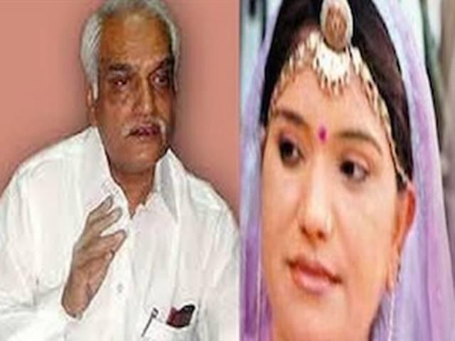 सियासत में सेक्स के तड़के से शिखर से शून्य हुए ये नेता सियासत में सेक्स के तड़के से शिखर से शून्य हुए ये नेता