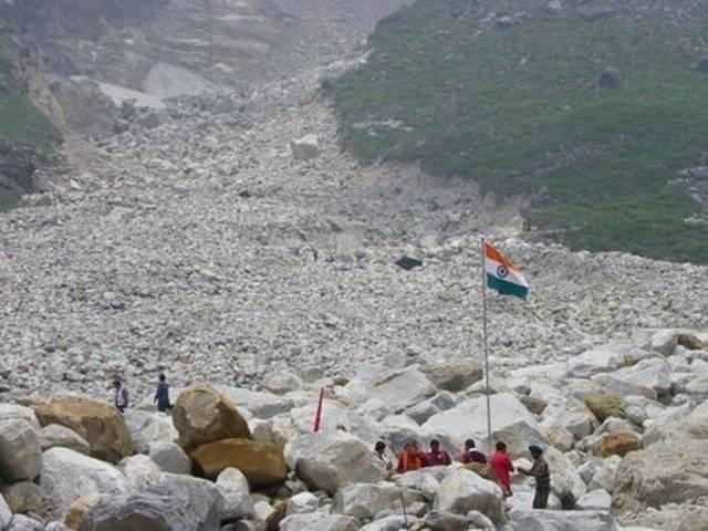 केदारनाथ में पहली बार गणतंत्र दिवस के मौके पर फहराया गया तिरंगा FIRST-TIME-KEDARNATH-REPUBLIC-DAY-TRICOLOUR