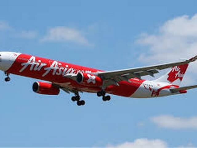 एयरएशिया हादसा: को पायलट उड़ा रहा था विमान AirAsia crash: ‘Co-pilot was flying plane’