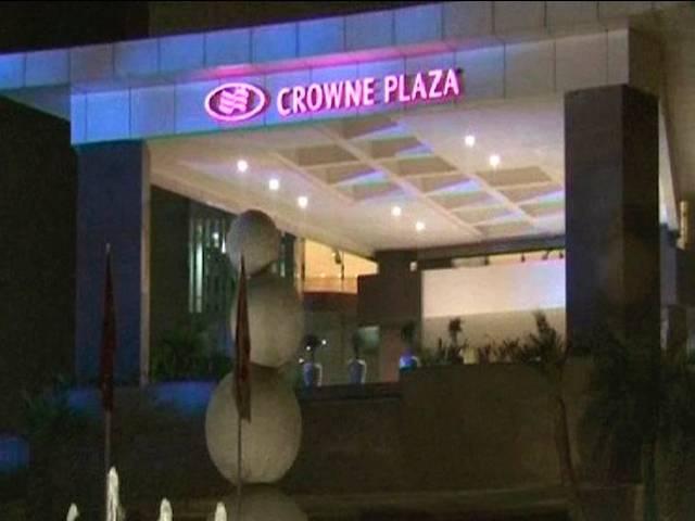 होटल में मिला एनआरआई का शव nri found dead in a greater noida