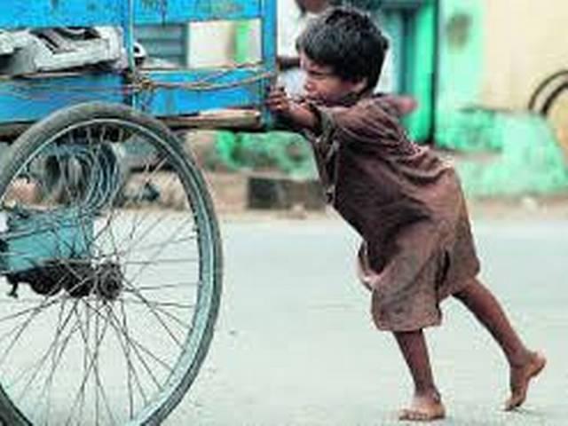 हैदराबाद से मुक्त कराया गए बिहार से लाए गए 30 बालश्रमिक 30 child labours brought from bihar to hydarabad released