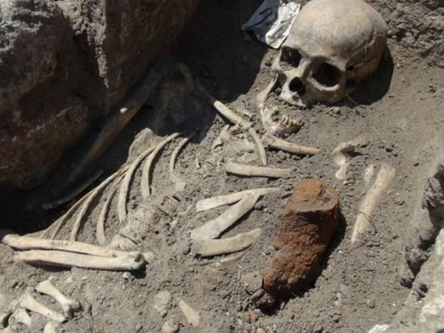 बहराइच पुलिस लाइन में सड़ रहे सैकड़ों नर कंकाल skeletons found in baharaich Uttar Pradesh Police line