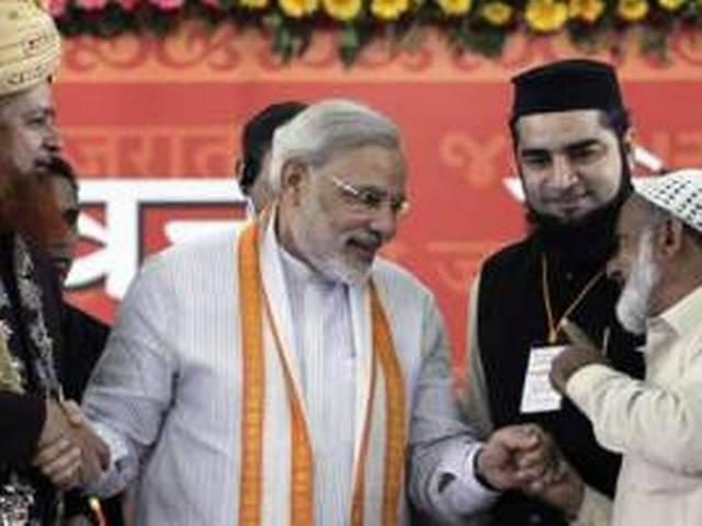 दिल्ली चुनाव: मुस्लिम इलाकों में सक्रिय है गुजरात बीजेपी के मुस्लिम नेताओं की टीम Gujarat BJP Muslims leader team in Delhi