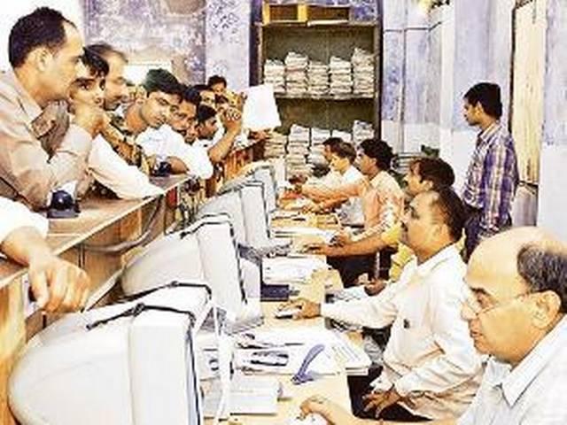 2008 की मंदी के बाद से अधिक घंटे काम कर रहे हैं कर्मचारी 2008 की मंदी के बाद से अधिक घंटे काम कर रहे हैं कर्मचारी