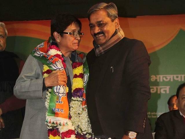 दिल्ली चुनाव: अपने ही सर्वे में पिछड़ रही है बीजेपी! Bjp internal servey