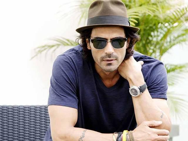मुश्किल में फंसे अर्जुन रामपाल, पुलिस ने किया तलब Arjun Rampal summoned by Mumbai police for meeting jailed gangster Arun Gawli