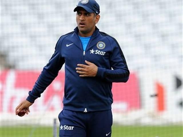 एडवेंचर पार्क में ट्रैकिंग और फिशिंग पर निकले धोनी, इशांत Dhoni Ishant go for trekking fishing at an Adventure Park
