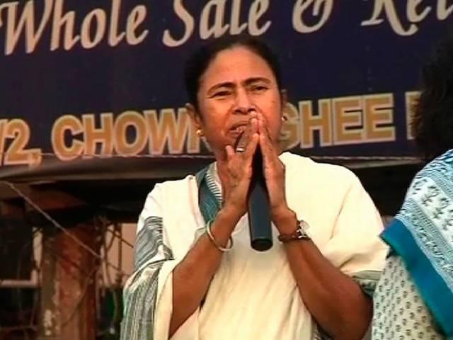 'बीजेपी को हराने' के लिए ममता ने थामा 'आप' का झाड़ू mamata banerjee mamta support arvind kejriwal