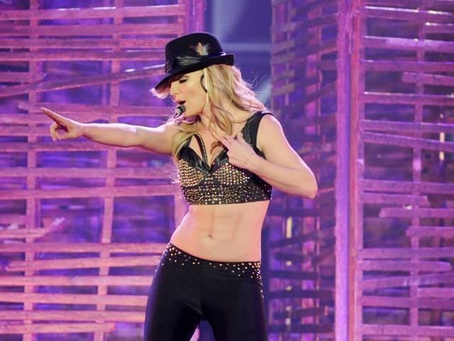 ब्रिटनी ने ली ध्यान की शरण britney spears_hollywood_