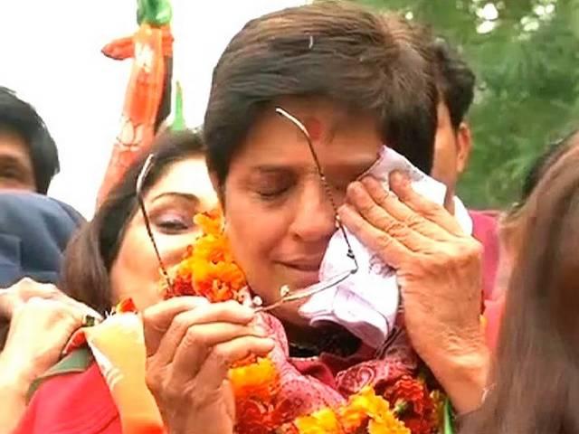 दिल्ली: बीजेपी के गढ़ को बचाने में नाकाम रहीं किरन बेदी Kiran Bedi loses from Krishna Nagar constituency