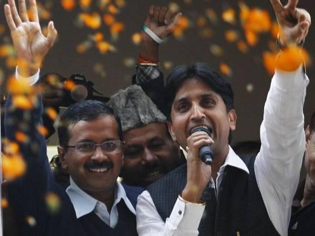दिल्ली: ऐतिहासिक जीत के बाद केजरीवाल ने पेश किया सरकार बनाने का दावा, 14 फरवरी को रामलीला मैदान में लेंगे शपथ kejriwal_invites_delhites_for_sworninceremoney