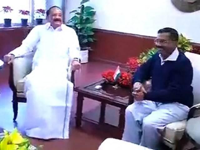 अरविंद केजरीवाल ने की वेंकैया नायडू से मुलाकात kejriwal_meets_venkaiah