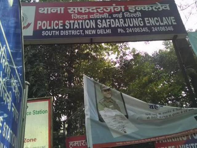 सुनंदा मर्डर केस: शशि थरूर से दिल्ली पुलिस ने की दोबारा पूछताछ delhi_police_questions_shahsi_tharoor