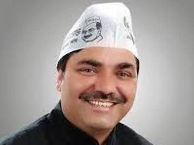 अवैध शराब बरामदगी मामले में 'आप' विधायक बालयान से पूछताछ aap mla naresh balyan questioned over illegal liquor recovery