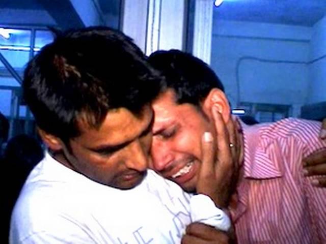मेरठ में दिल्ली पुलिस पर हमला, कांस्टेबल की मौत मेरठ में दिल्ली पुलिस पर हमला, कांस्टेबल की मौत