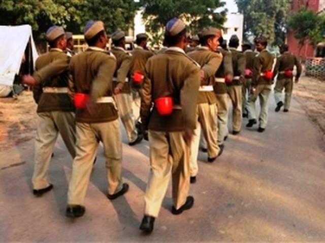 यूपी: थाने में दारोगा पर लगा बलात्कार का आरोप यूपी: थाने में दारोगा पर लगा बलात्कार का आरोप