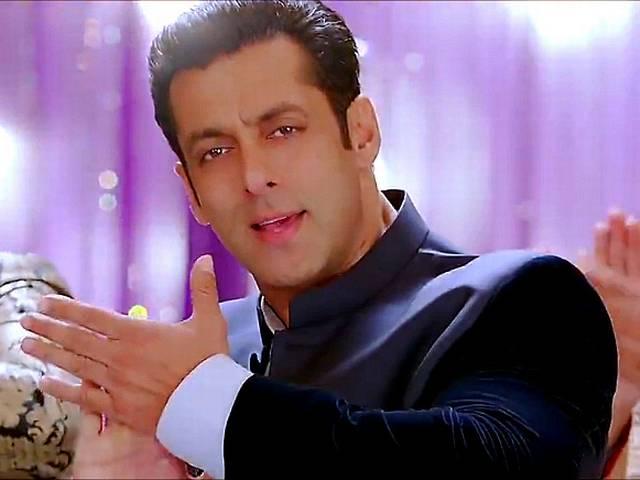 बताओं तो जानें:- किसके दीवाने हैं सलमान! Salman Khan absolutely loves perfumes!
