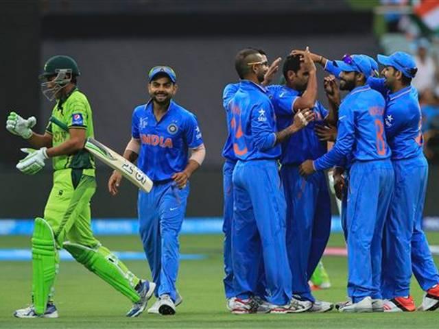 विश्व कप: भारत की शानदार जीत के बाद जश्न में डूबा देश India beat Pakistan by 76 runs