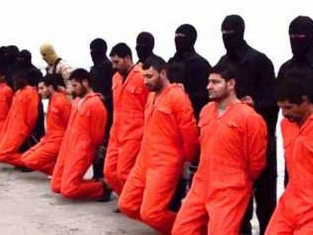 ISIS ने 21 बंधकों का सिर कलम करते हुए कहा- जहां ओसामा को दफनाया था उसे तुम्हारे खून से रंग देंगे IS says it has beheaded Egyptian Copts in Libya: video