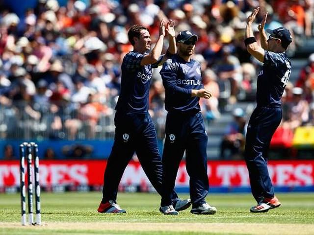 WORLD CUP 2015: न्यूजीलैंड ने मैच जीता, स्कॉटलैंड ने दिल Kiwis bundle out Scotland for 142