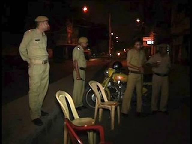 दिल्ली: बदमाशों ने की ऑन ड्यूटी कांस्टेबल की हत्या दिल्ली: बदमाशों ने की ऑन ड्यूटी कांस्टेबल की हत्या
